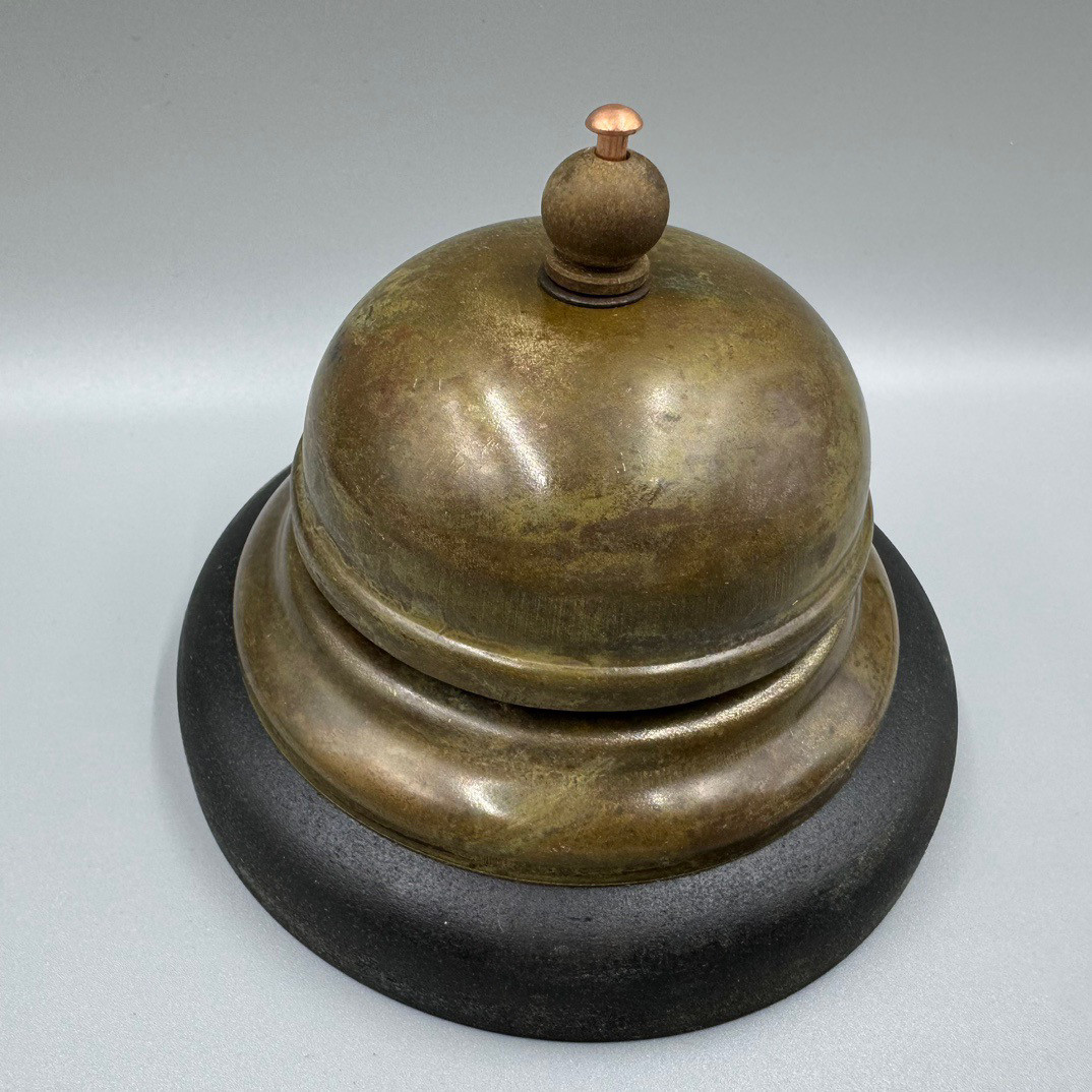 Vintage Retro Messingglocke im – Vintage Collectible Bells Bewertung und Preis